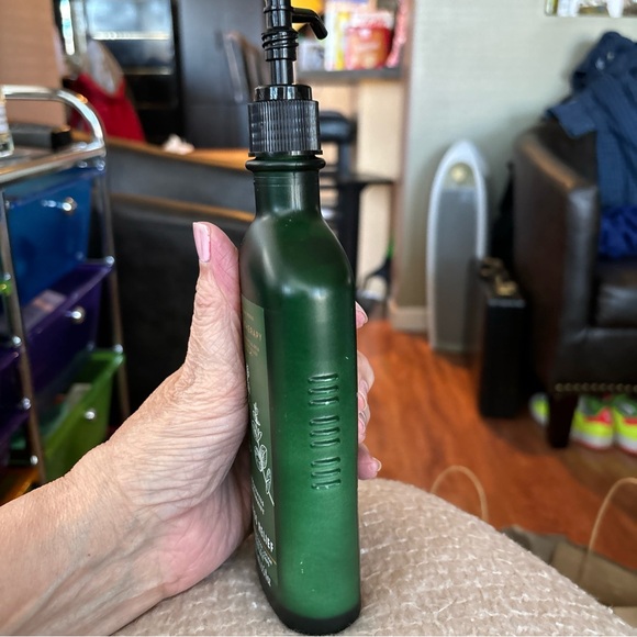 Bath And Body Works Aromatherapy Stress Relief Eucalyptus/Spearmint Body Lotion - Picture 2 of 3